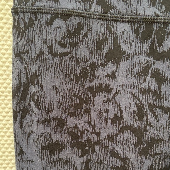 Athleta Navy and Black Elation Textured Tights - Picture 4 of 8